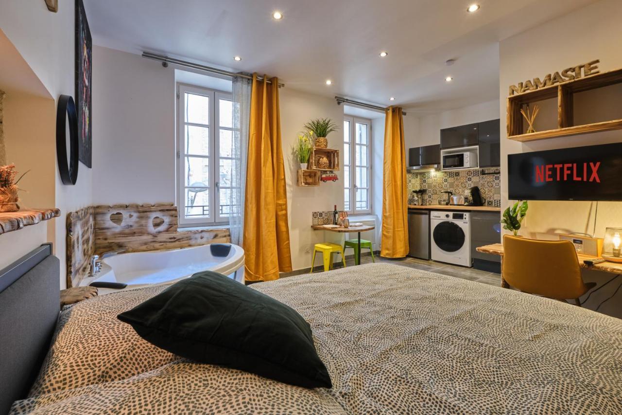 Place Carnot - Studio Tout Equipe Avec Jacuzzi Proche Toutes Commodites Carcassonne Exterior photo