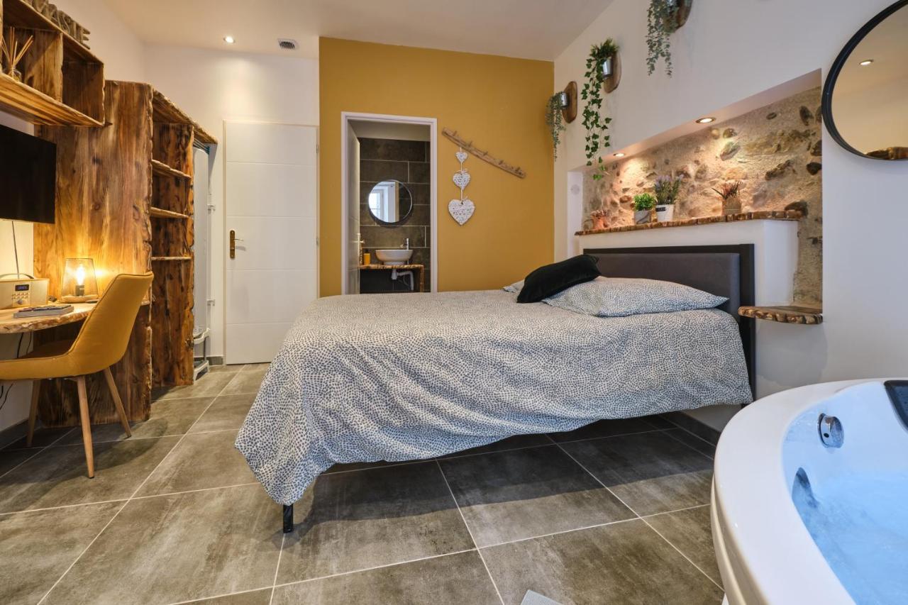 Place Carnot - Studio Tout Equipe Avec Jacuzzi Proche Toutes Commodites Carcassonne Exterior photo